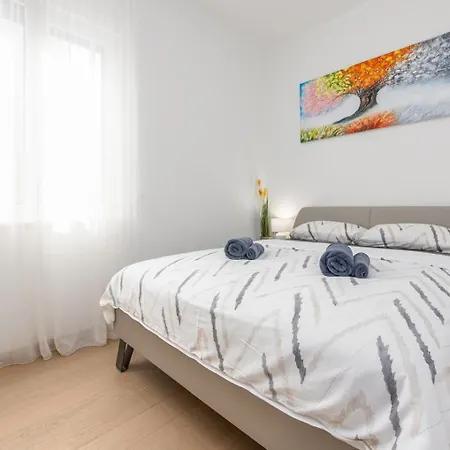 Lumera Apartment *