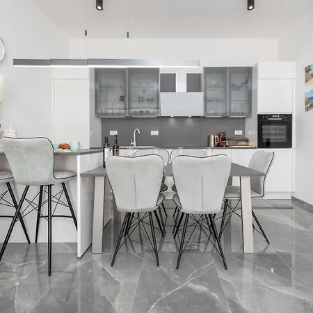 Lumera Apartment